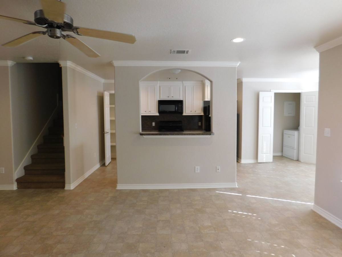 House for rent at 118 Bolero Way, Huntsville, TX 77340