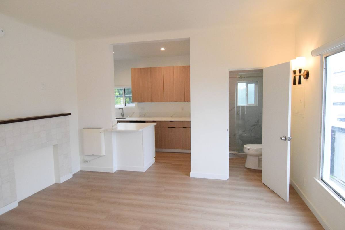 Apartment for rent at 818 Grant St, Santa Monica, CA 90405