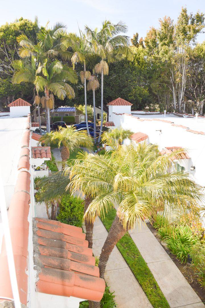 Apartment for rent at 818 Grant St, Santa Monica, CA 90405