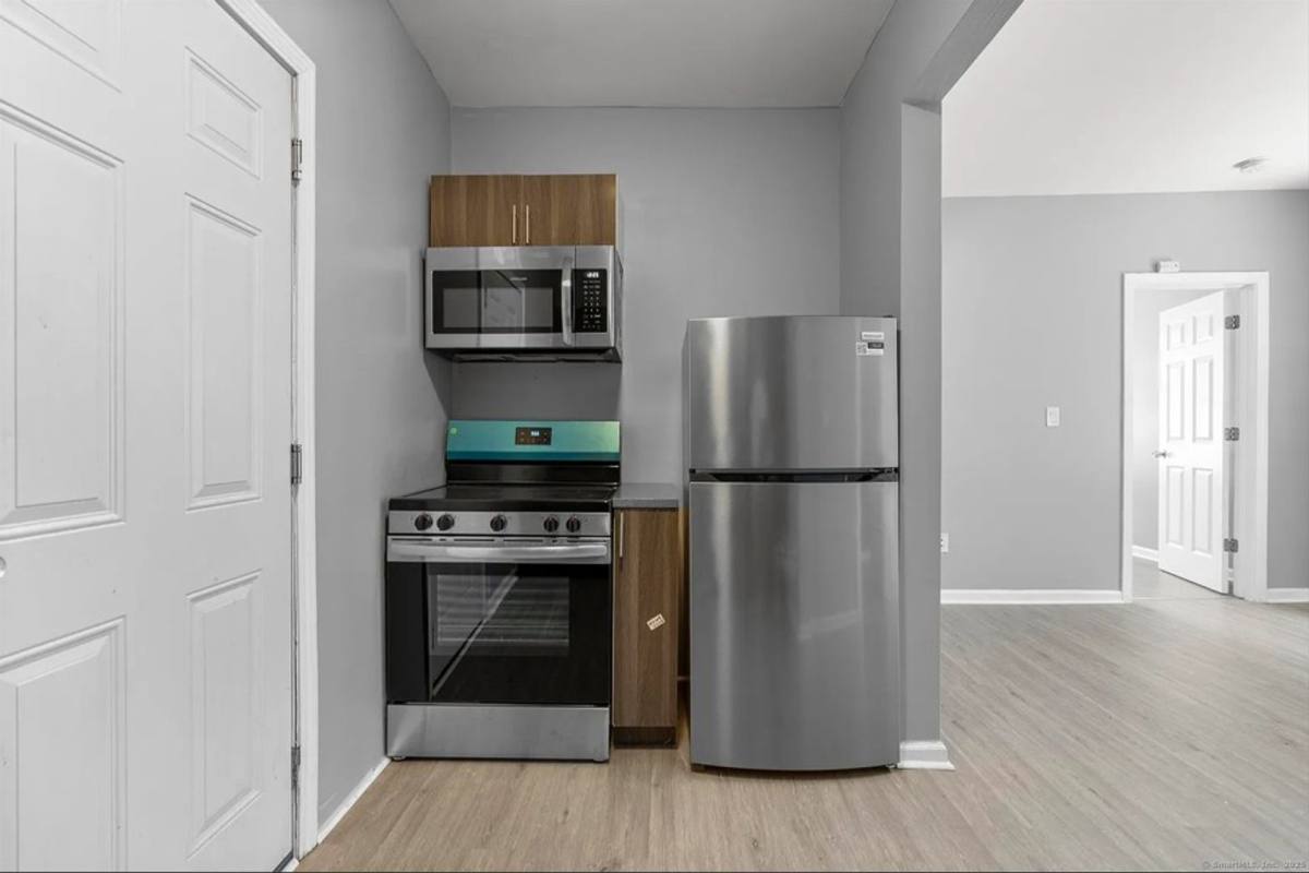 Apartment for rent at 31 Whittier St, Bridgeport, CT 06605