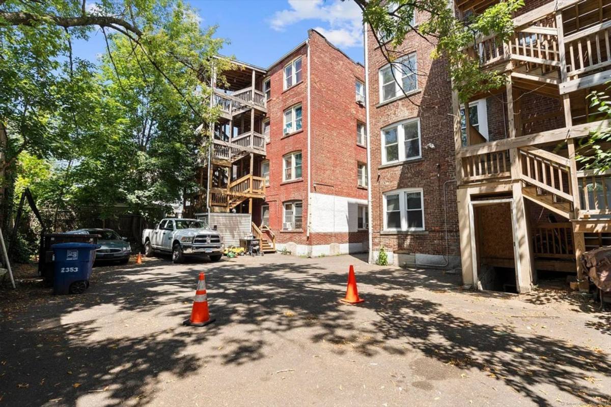 Apartment for rent at 31 Whittier St, Bridgeport, CT 06605