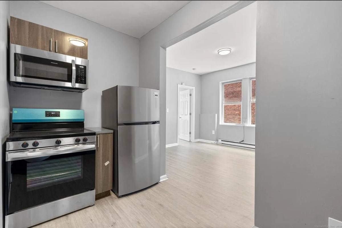 Apartment for rent at 31 Whittier St, Bridgeport, CT 06605
