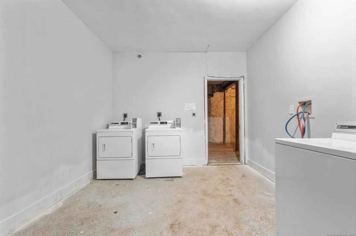 Apartment for rent at 31 Whittier St, Bridgeport, CT 06605