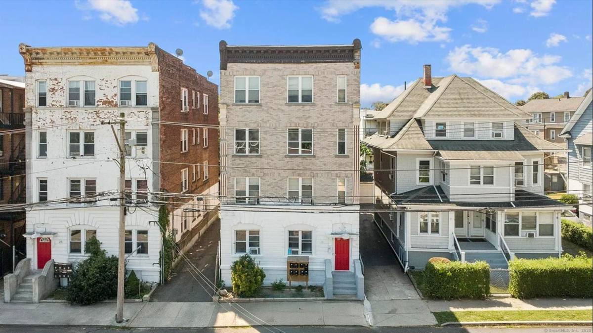 Apartment for rent at 31 Whittier St, Bridgeport, CT 06605