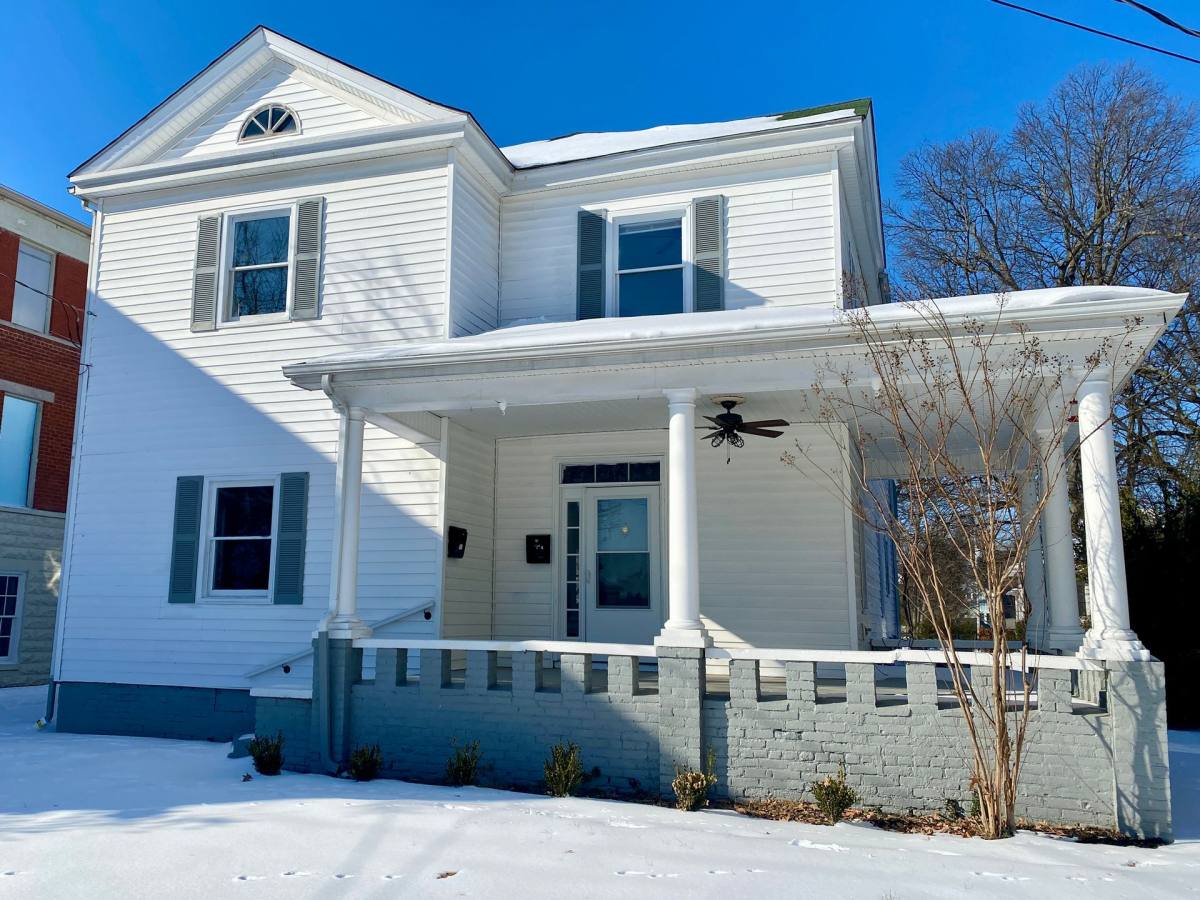 Apartment for rent at 1643 Monroe St, Paducah, KY 42001