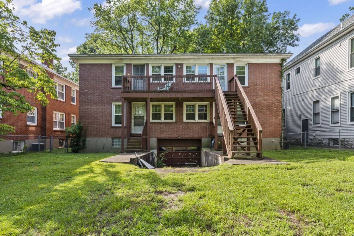 Apartment for rent at 1231 Bates Court, Louisville, KY 40204