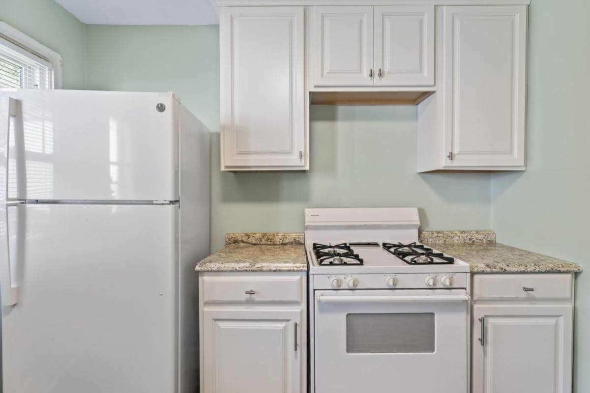 Apartment for rent at 1231 Bates Court, Louisville, KY 40204
