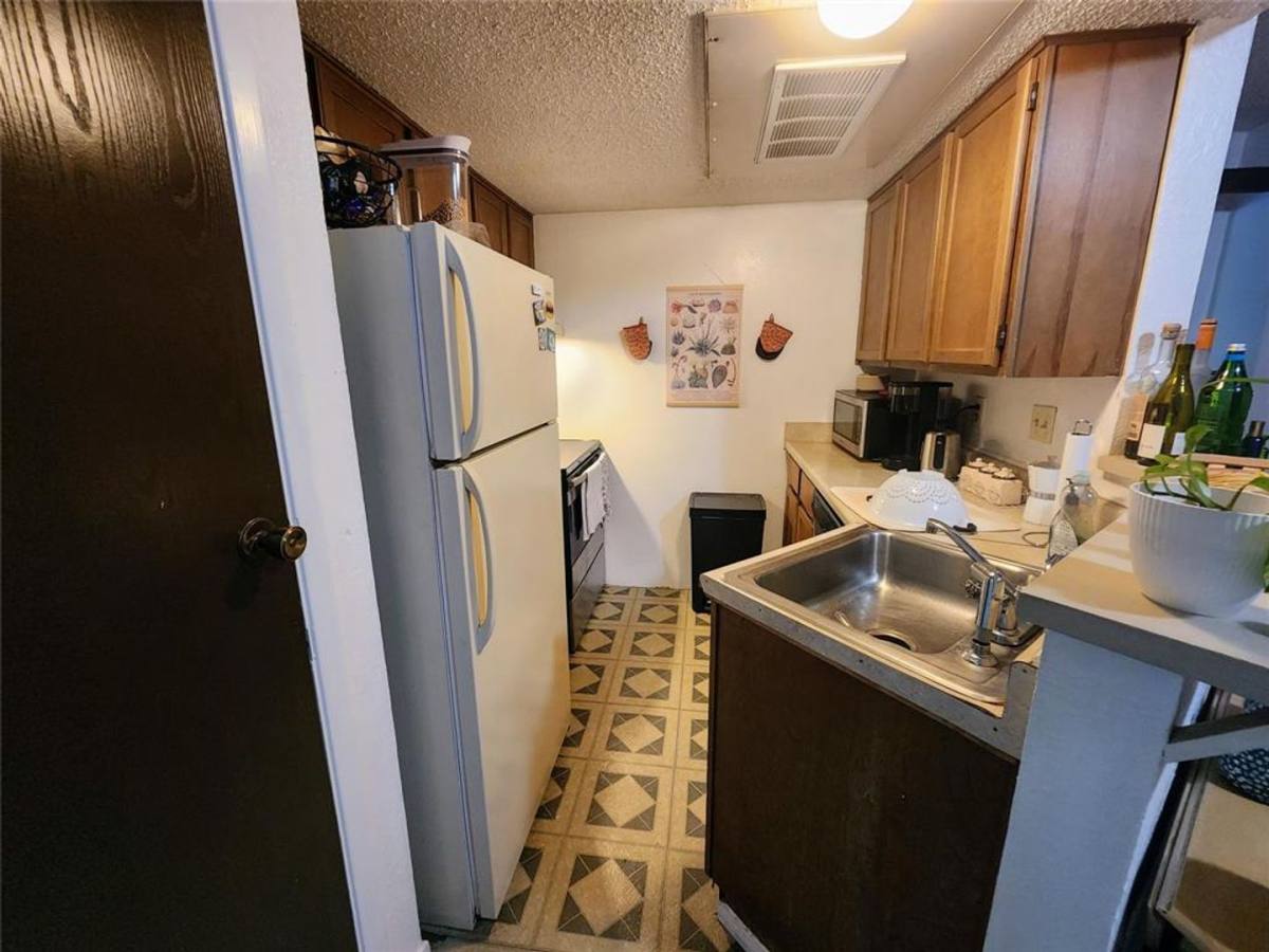 Apartment for rent at 701 W 25th St, Austin, TX 78705