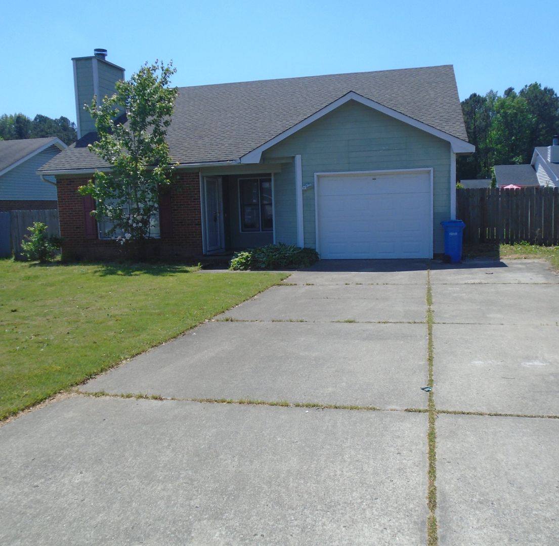 House for rent at 5595 Quietwood Place, Fayetteville, NC 28304