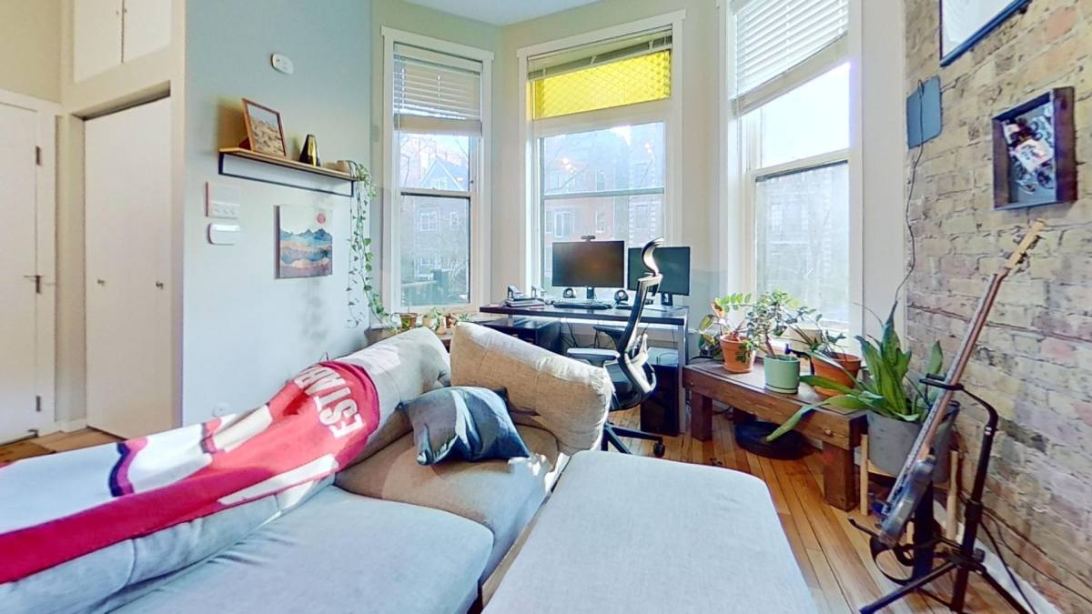 Apartment for rent at 650 W Briar Place, Chicago, IL 60657