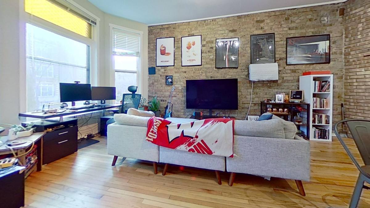 Apartment for rent at 650 W Briar Place, Chicago, IL 60657
