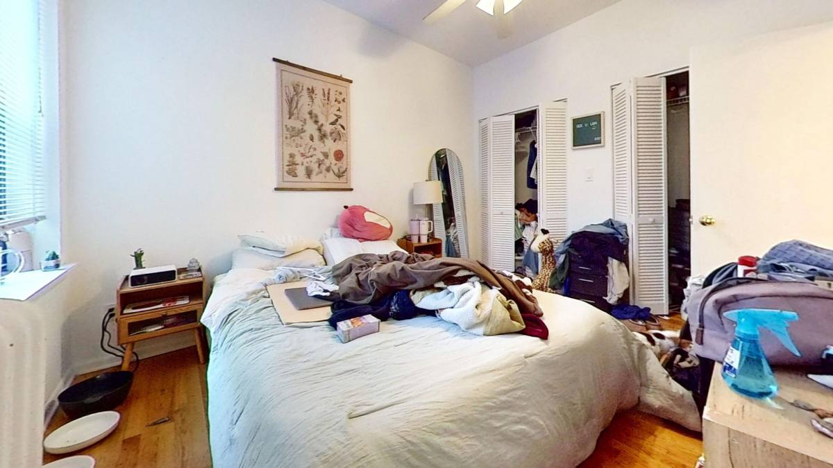 Apartment for rent at 1331 W Addison St, Chicago, IL 60613