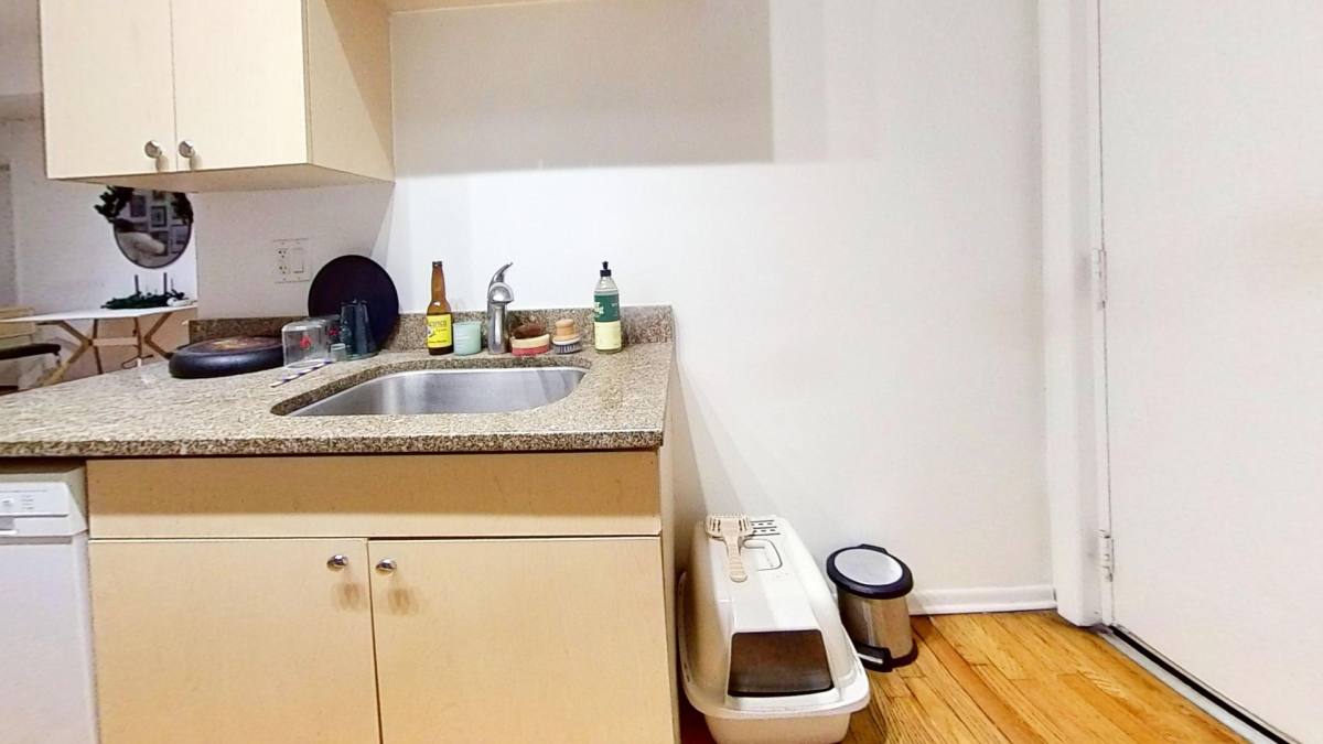 Apartment for rent at 1331 W Addison St, Chicago, IL 60613