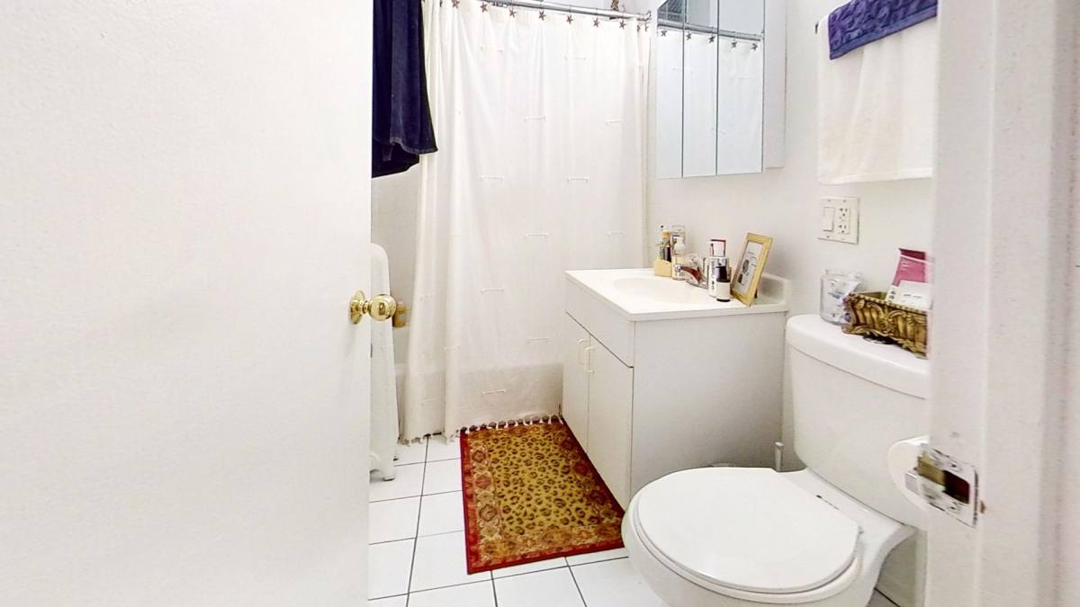 Apartment for rent at 1331 W Addison St, Chicago, IL 60613