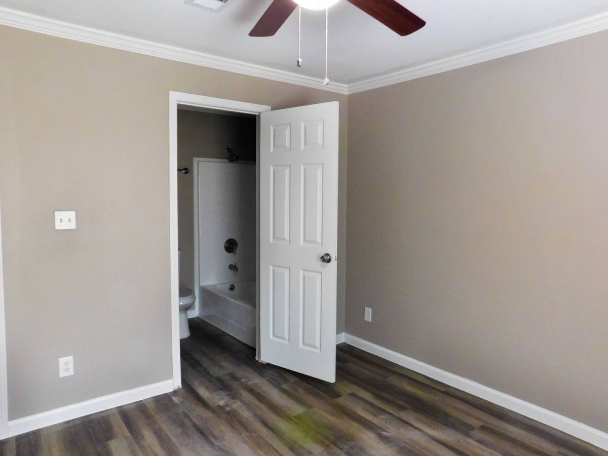 Apartment for rent at 154 Varsity Dr, Huntsville, TX 77340