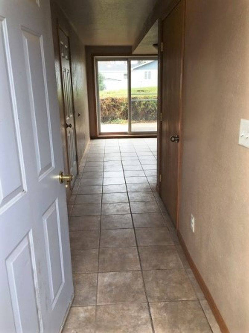 Apartment for rent at 920 18th Ave SW, Valley City, ND 58072