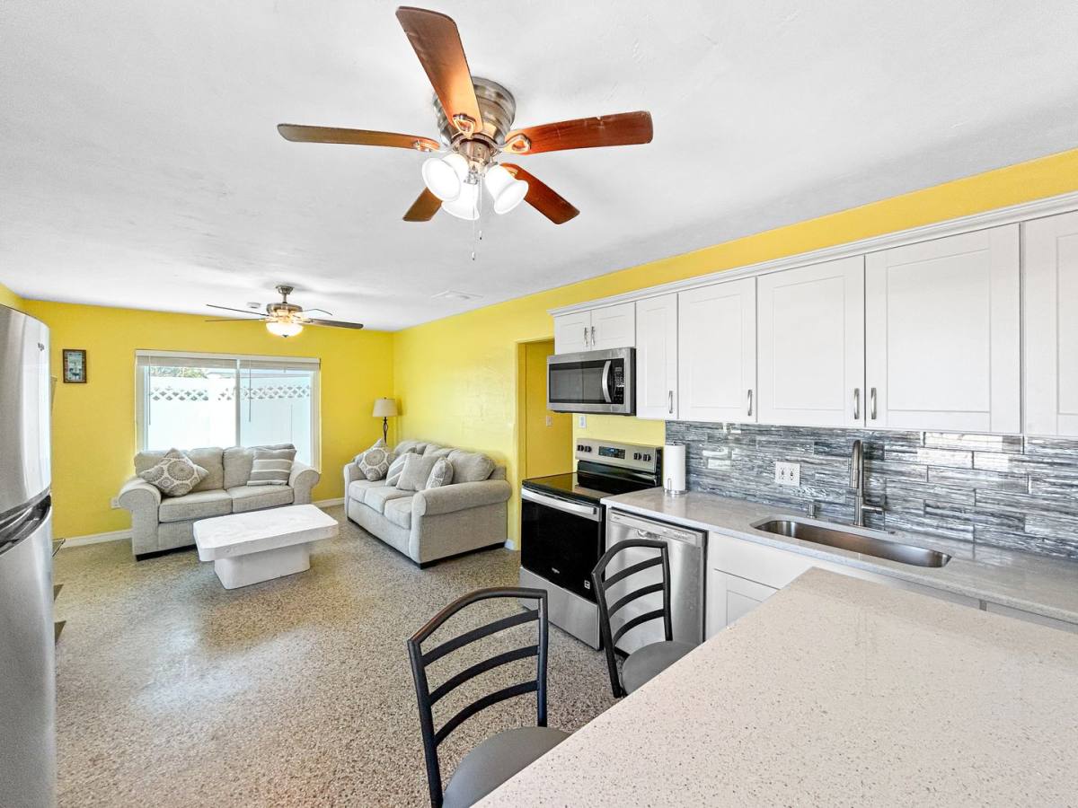 Apartment for rent at 11400 2nd St E, Saint Petersburg, FL 33706
