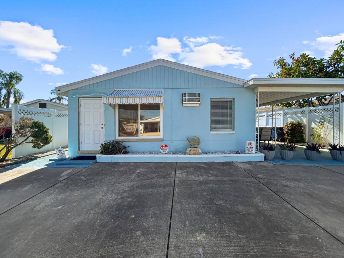 Apartment for rent at 11400 2nd St E, Saint Petersburg, FL 33706
