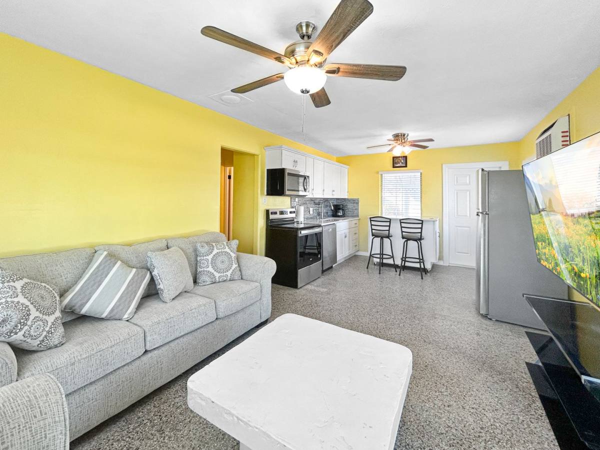 Apartment for rent at 11400 2nd St E, Saint Petersburg, FL 33706