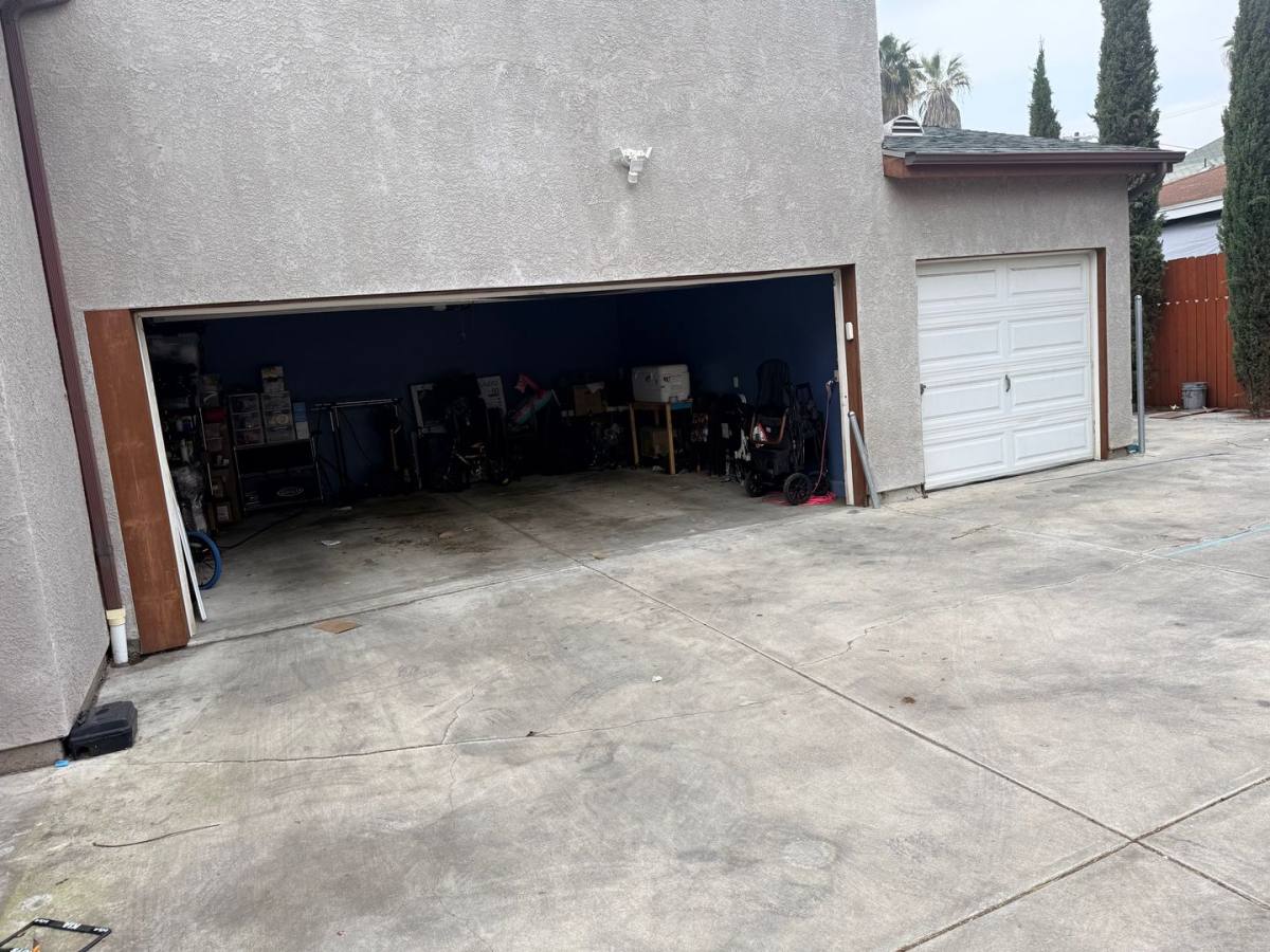Apartment for rent at 145-147 E 36th St, Los Angeles, CA 90011