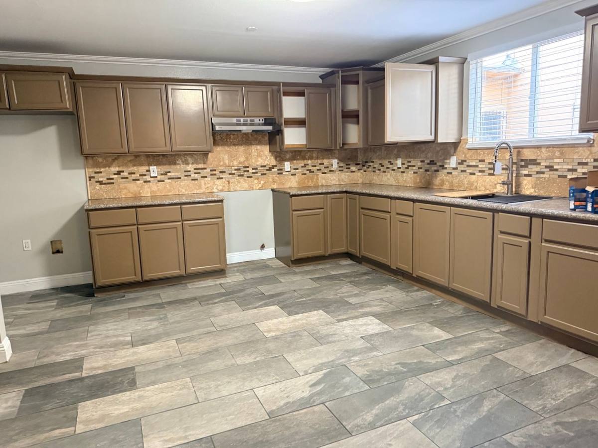 Apartment for rent at 145-147 E 36th St, Los Angeles, CA 90011