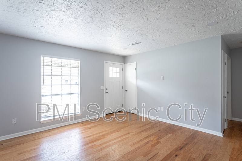 Apartment for rent at 2508 Woodfin Ave, Chattanooga, TN 37415