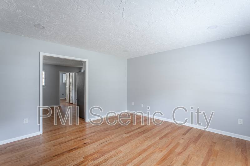 Apartment for rent at 2508 Woodfin Ave, Chattanooga, TN 37415
