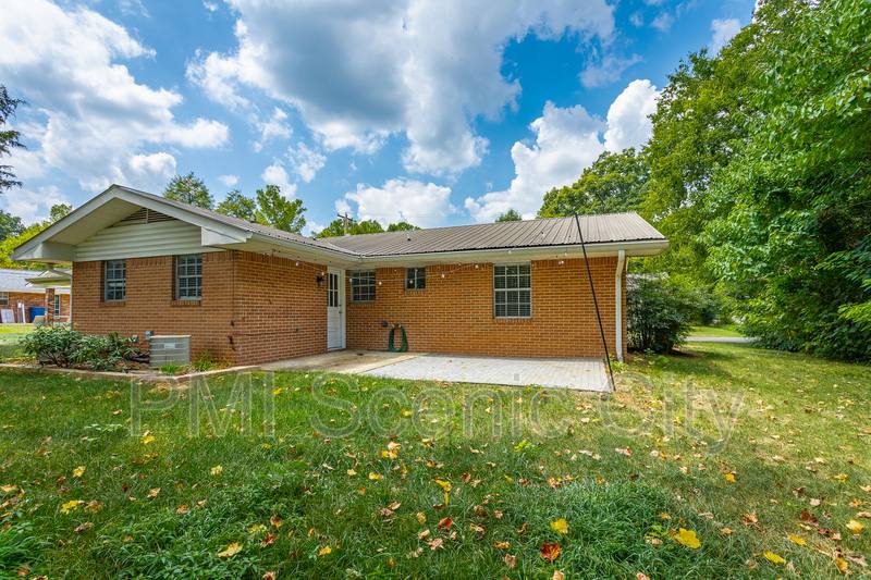 Apartment for rent at 2508 Woodfin Ave, Chattanooga, TN 37415