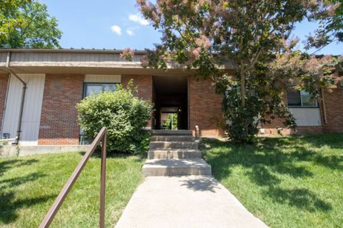 Apartment for rent at 201 W Ash St, Columbia, MO 65203