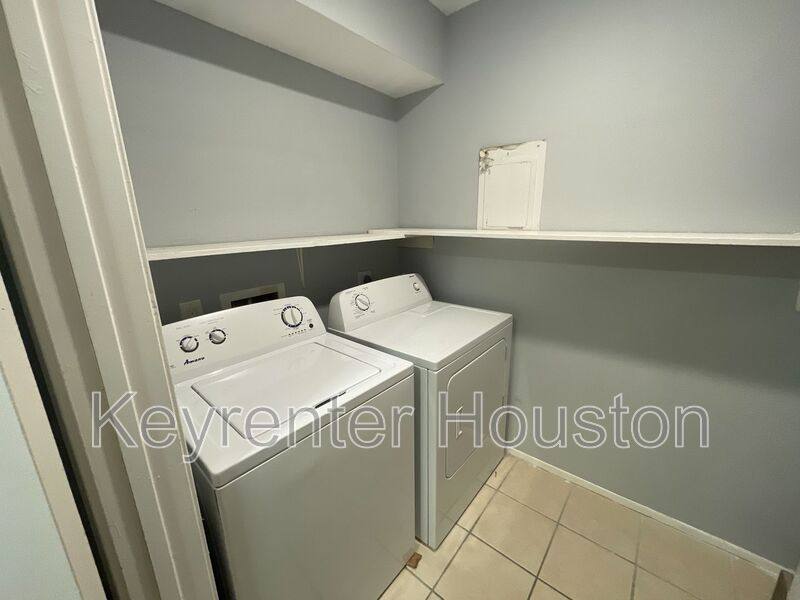House for rent at 12607 Ashford Meadow Dr #B, Houston, TX 77082
