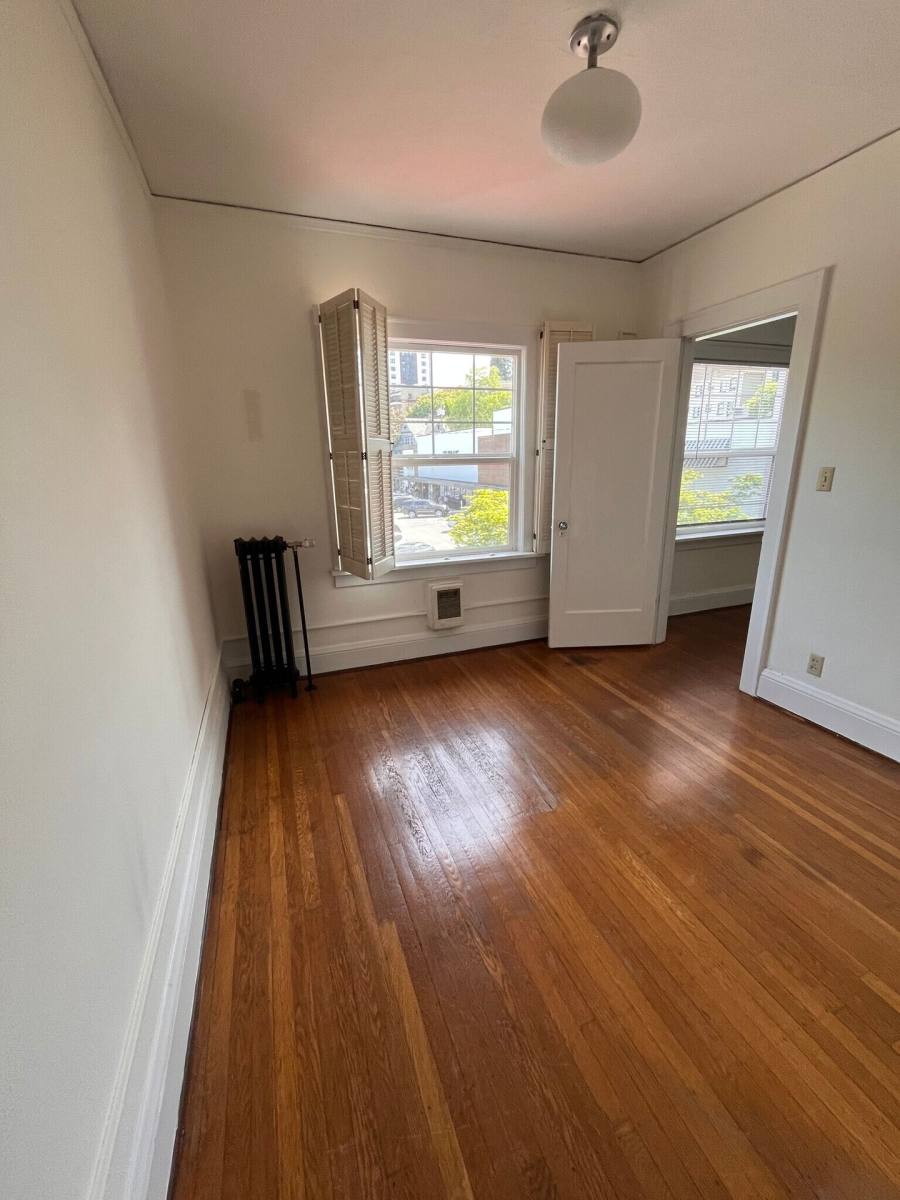 Apartment for rent at 2386 W Burnside St, Portland, OR 97210