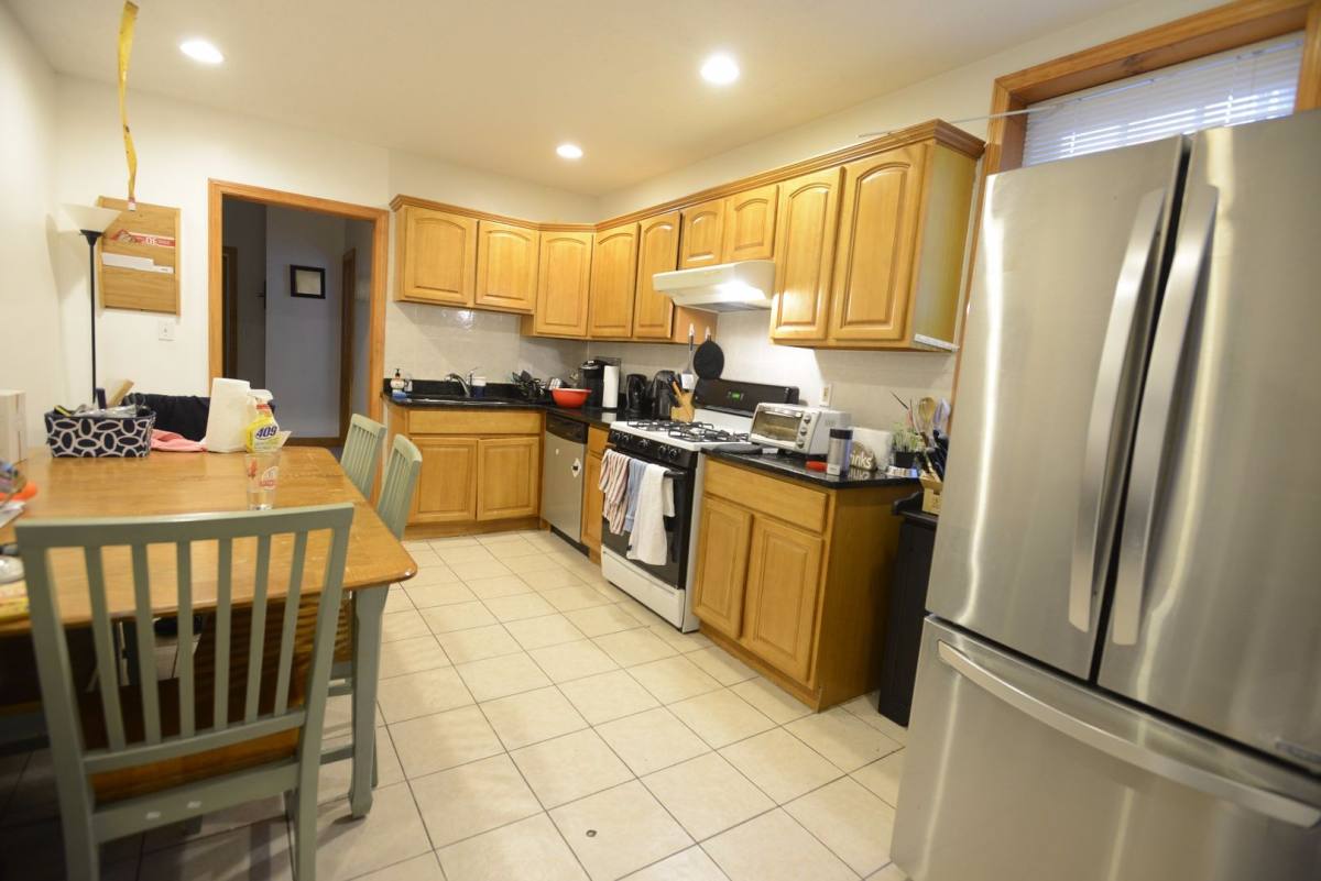 Apartment for rent at 27 Gibbs St #3, Brookline, MA 02446