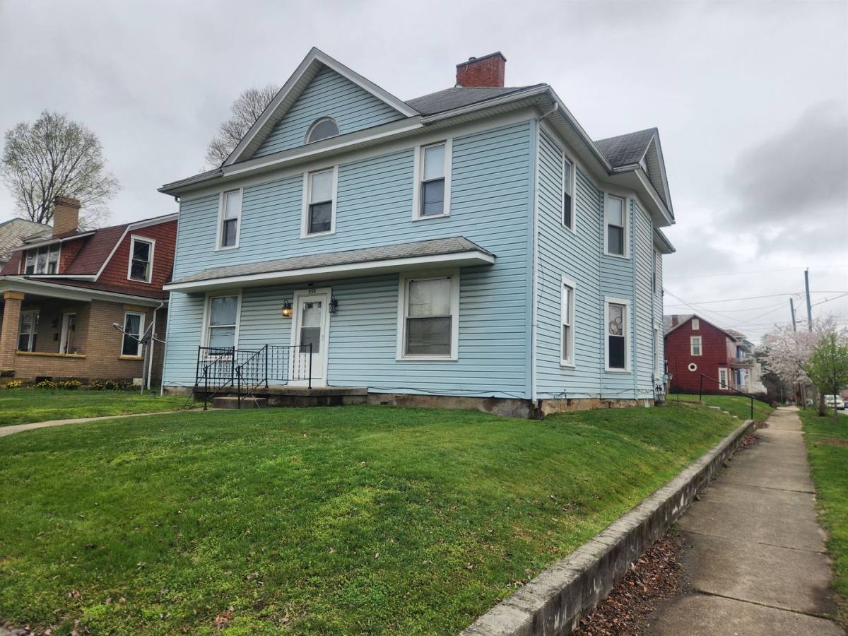 Apartment for rent at 555 E Wheeling St, Lancaster, OH 43130