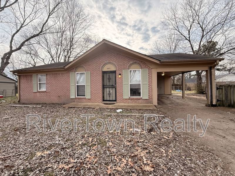 House for rent at 6345 Greenbriar Dr, Horn Lake, MS 38637