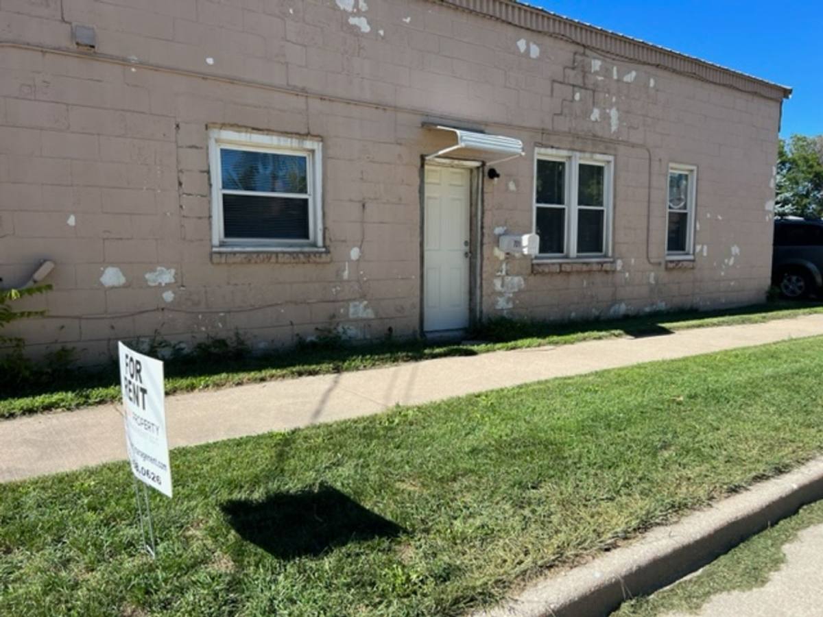 Apartment for rent at 701 George St, Kaukauna, WI 54130