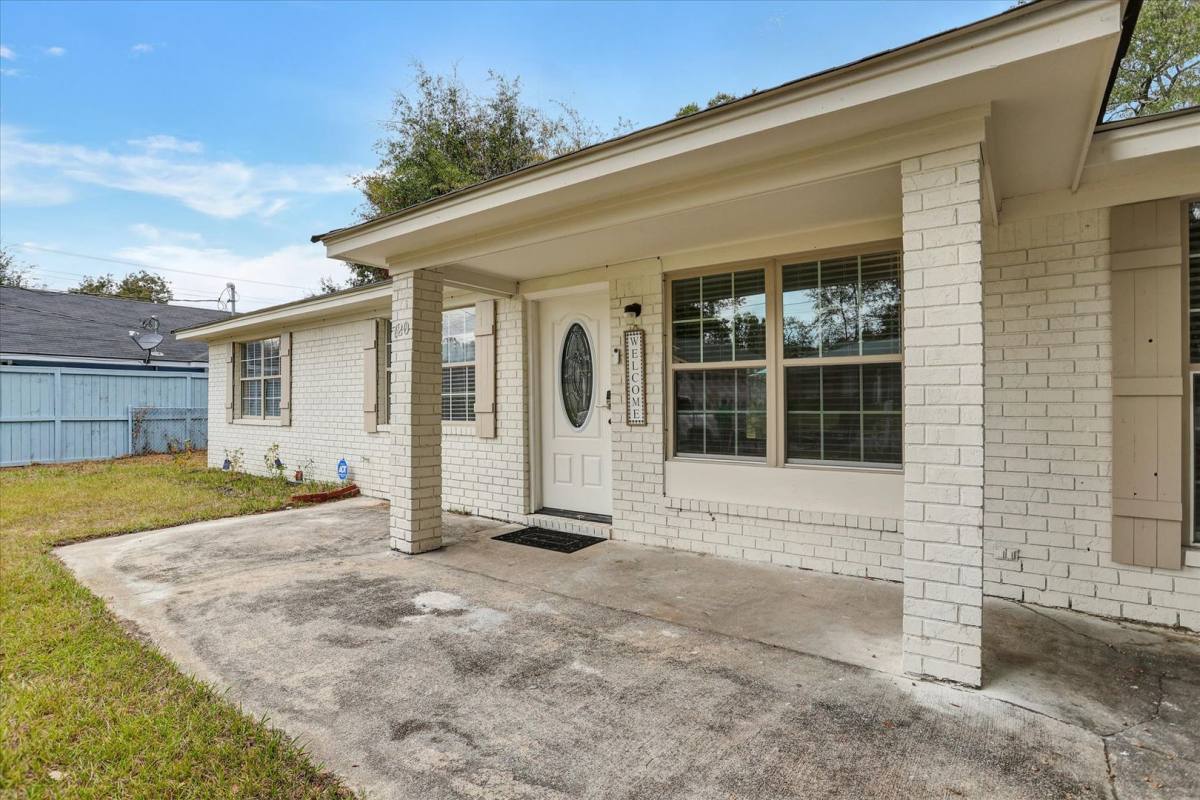 House for rent at 720 Dixon St, Savannah, GA 31405