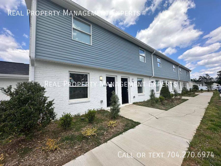Townhouse for rent at 7011 Star Oaks Lane #201, Charlotte, NC 28262