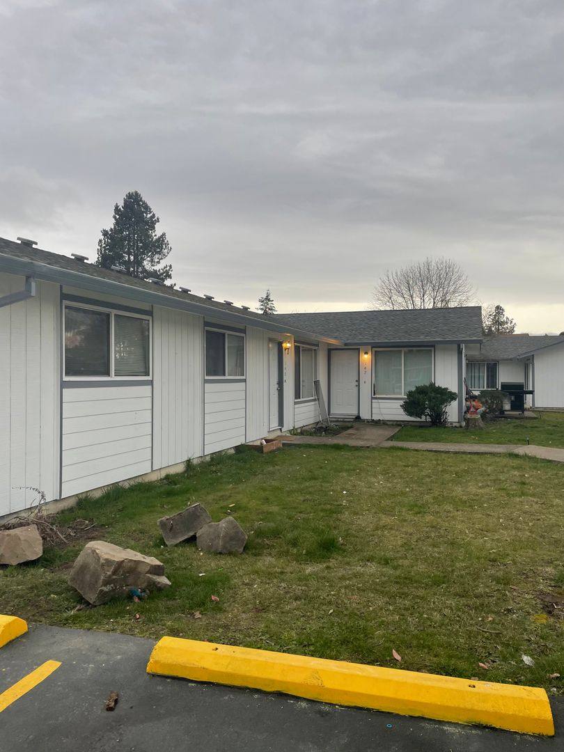 Apartment for rent at 110-182 I St, Independence, OR 97351