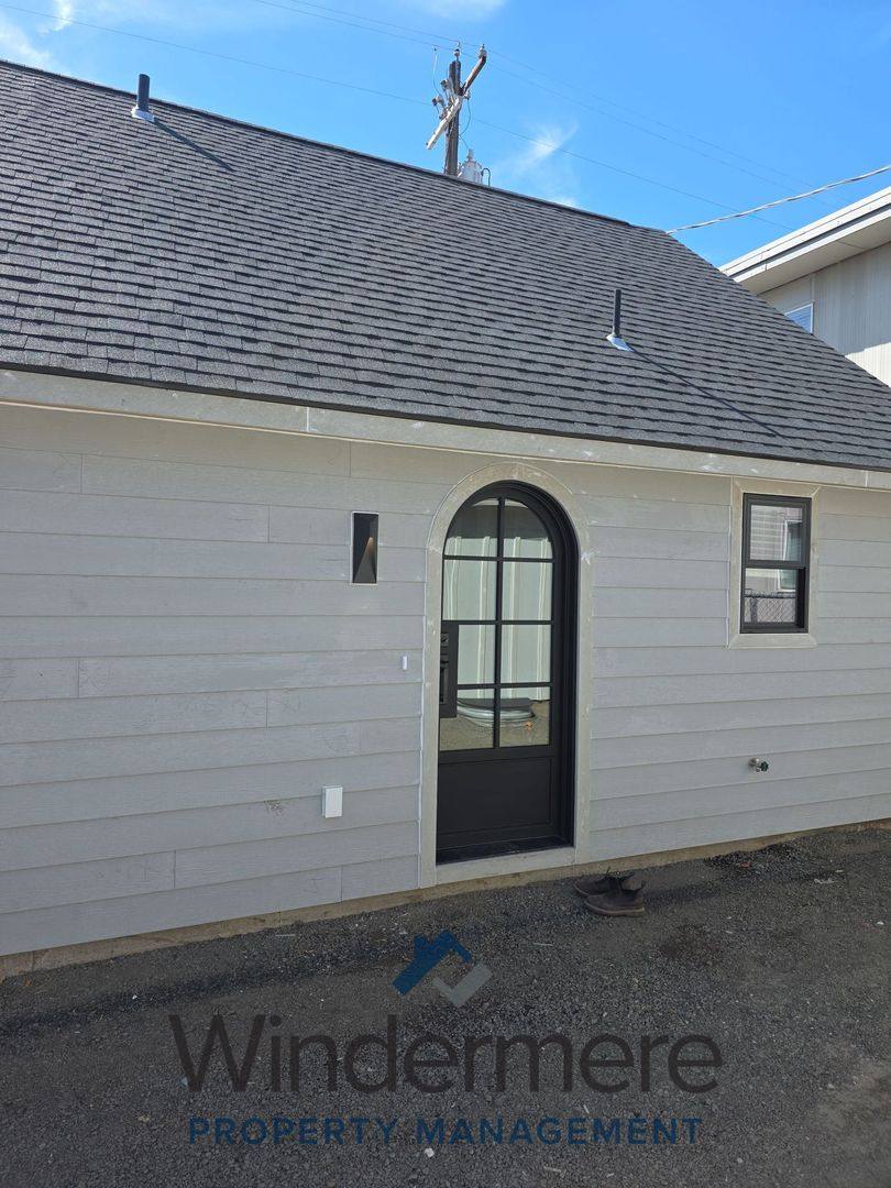 Apartment for rent at 831 & 833 S, Walla Walla, WA 99362