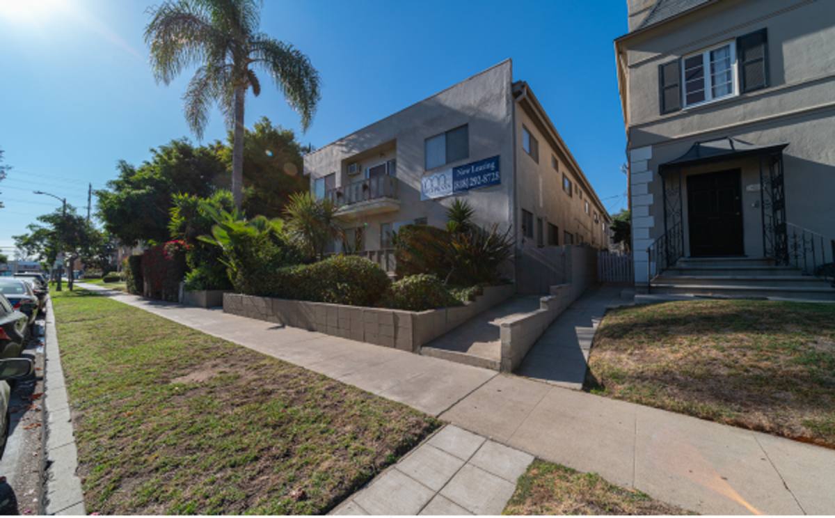Apartment for rent at 1115 Glenville Dr, Los Angeles, CA 90035