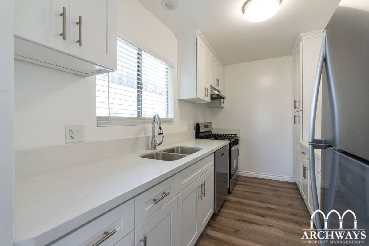 Apartment for rent at 1115 Glenville Dr, Los Angeles, CA 90035