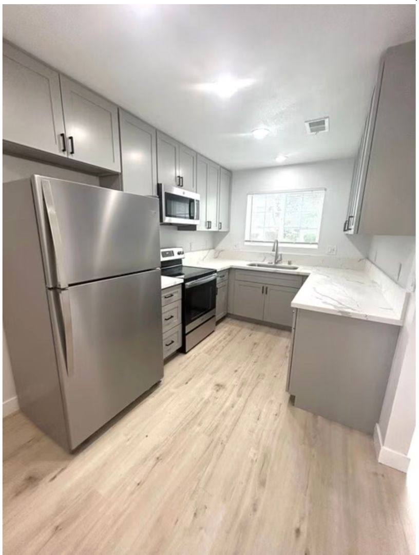 Townhouse for rent at 1749 Eaton Rd, Chico, CA 95973