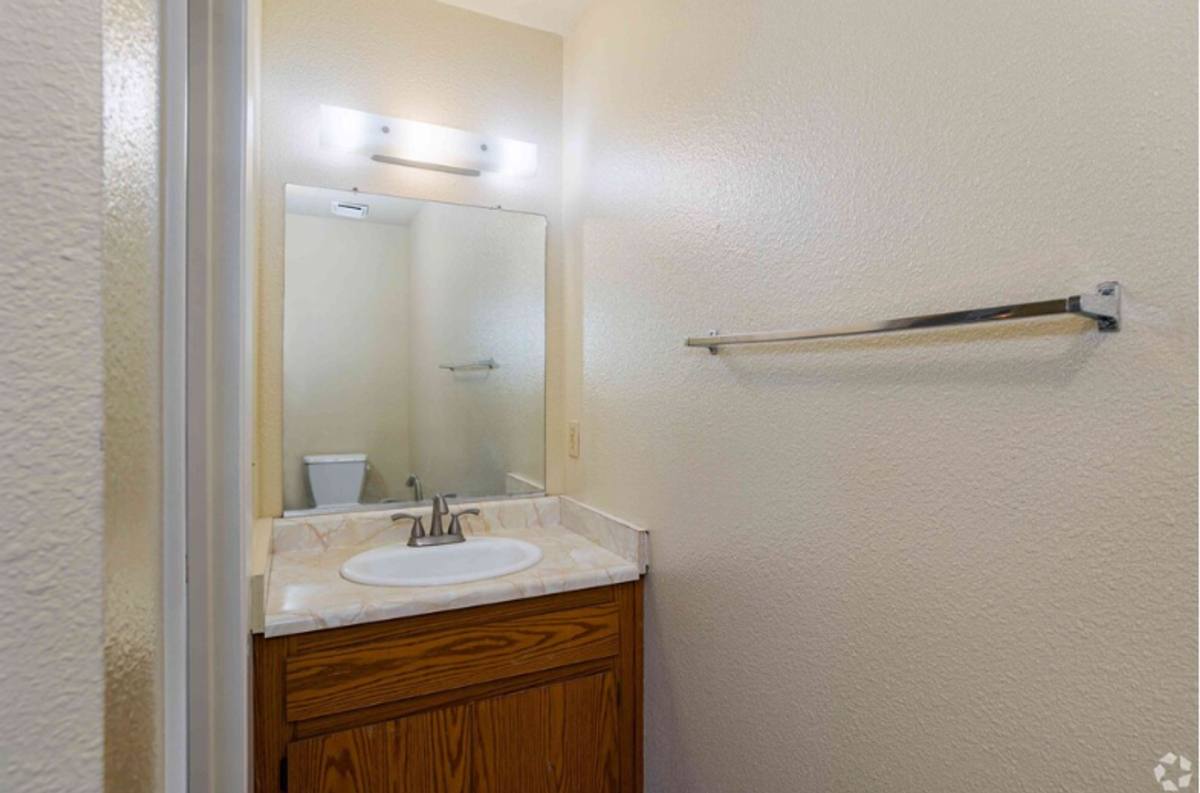 Townhouse for rent at 1749 Eaton Rd, Chico, CA 95973