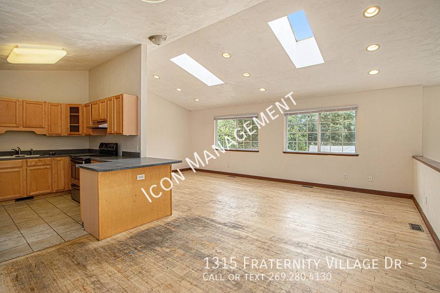 Townhouse for rent at 1315 Fraternity Village Dr #3, Kalamazoo, MI 49006