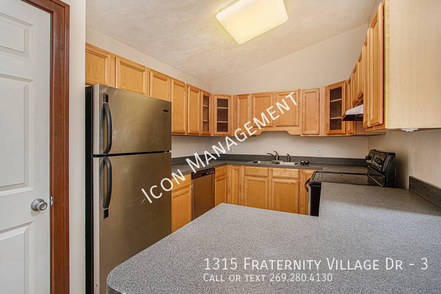 Townhouse for rent at 1315 Fraternity Village Dr #3, Kalamazoo, MI 49006