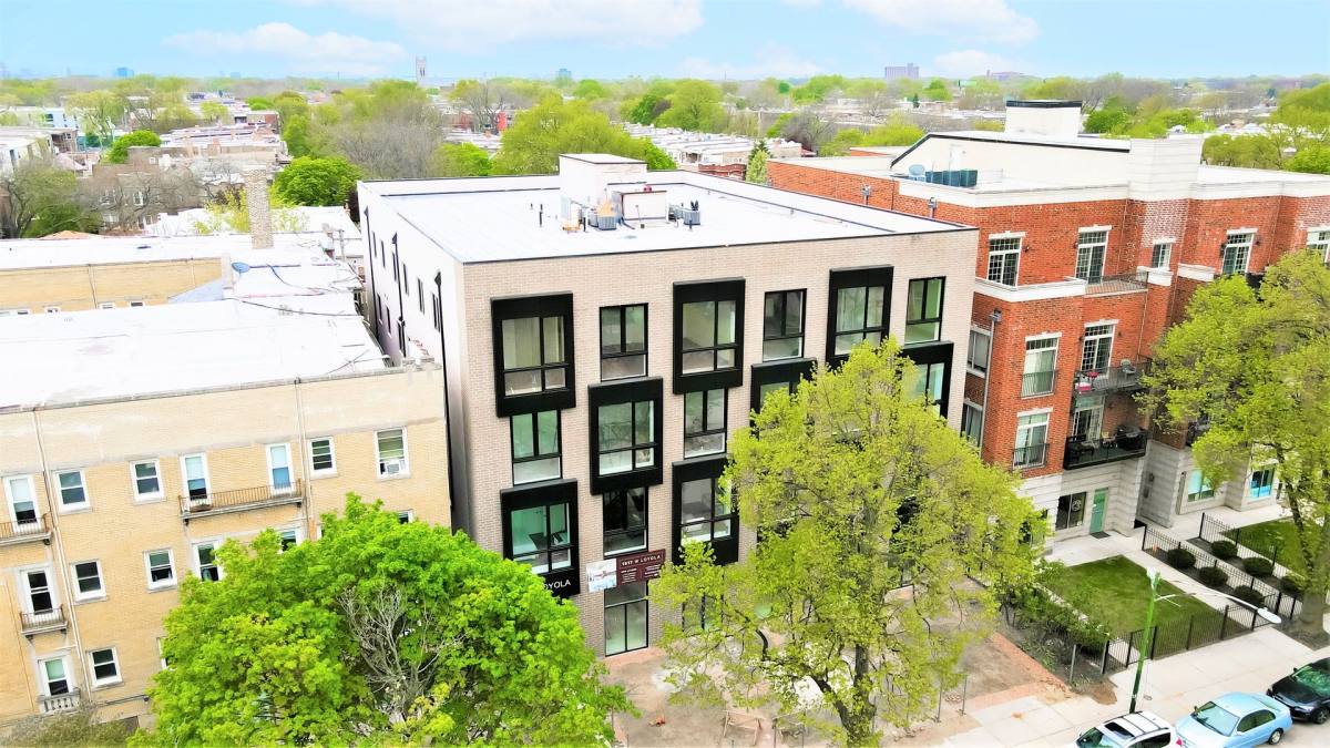 Apartment for rent at 1317 W Loyola Ave, Chicago, IL 60626