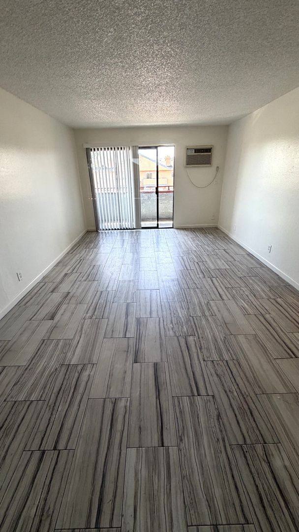Apartment for rent at 6726 Woodley Ave, Van Nuys, CA 91406