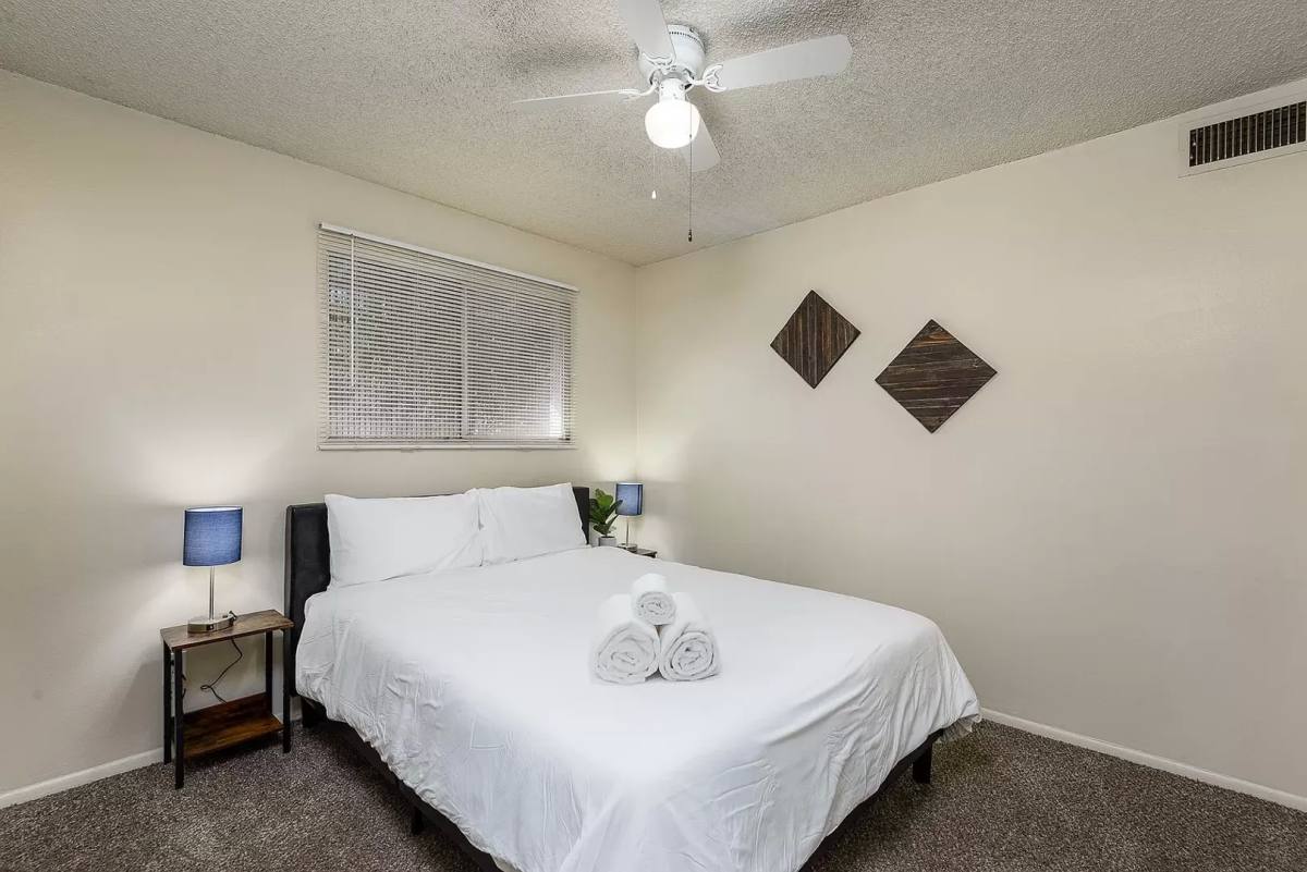 House for rent at 635 E Manhatton Dr, Tempe, AZ 85282