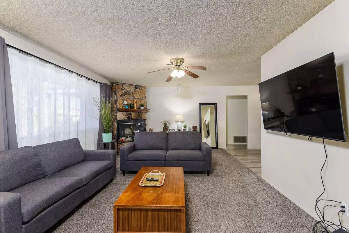House for rent at 635 E Manhatton Dr, Tempe, AZ 85282