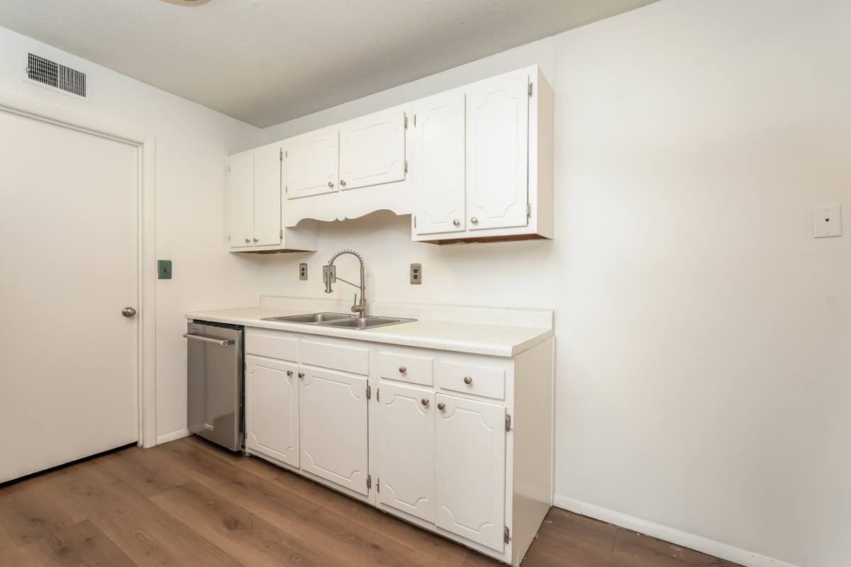 Apartment for rent at 2205 Sunderland Rd, Winston Salem, NC 27103
